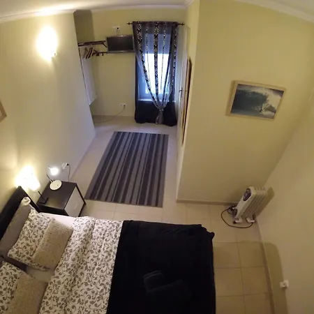 Surf 1 招待所 佩尼契